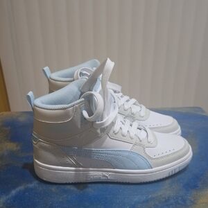 Puma Sneakers - White and Light Blue